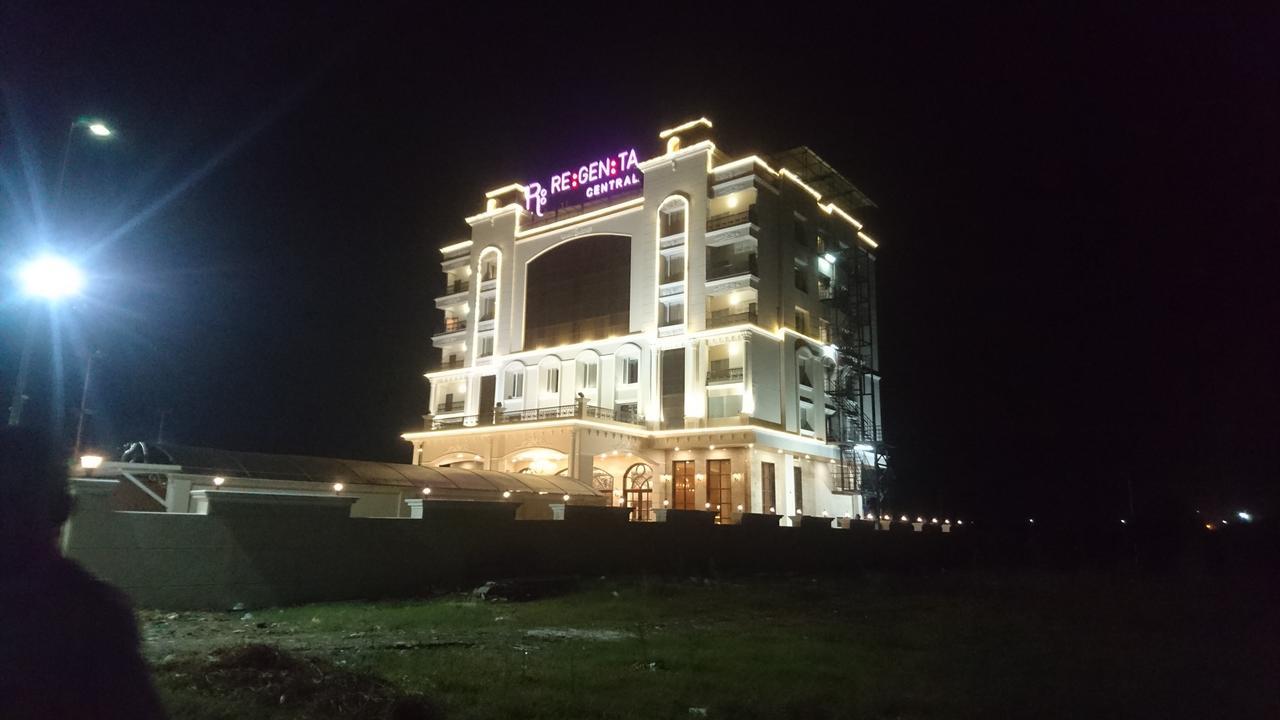 Regenta Central Индаур Экстерьер фото