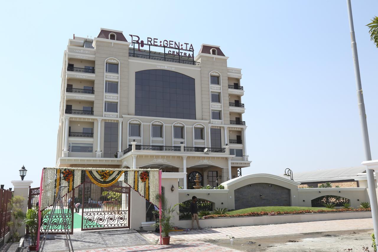 Regenta Central Индаур Экстерьер фото