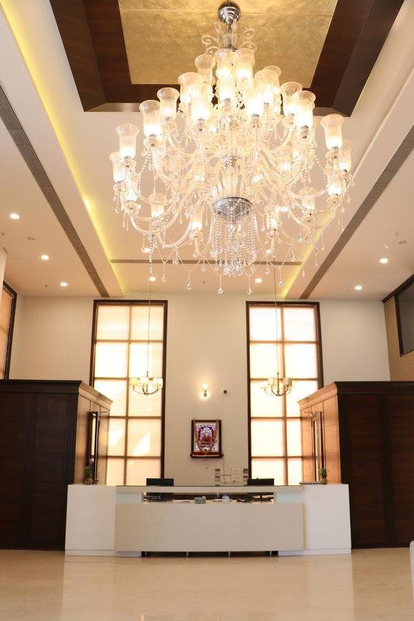 Regenta Central Индаур Экстерьер фото